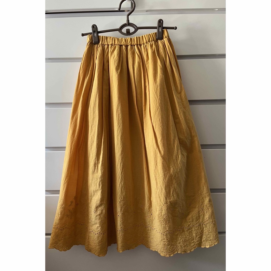HONEYS(ハニーズ)のHoneys ロングスカート かわいい　オレンジ 橙 フレア　ボリューム　刺繍 レディースのスカート(ロングスカート)の商品写真