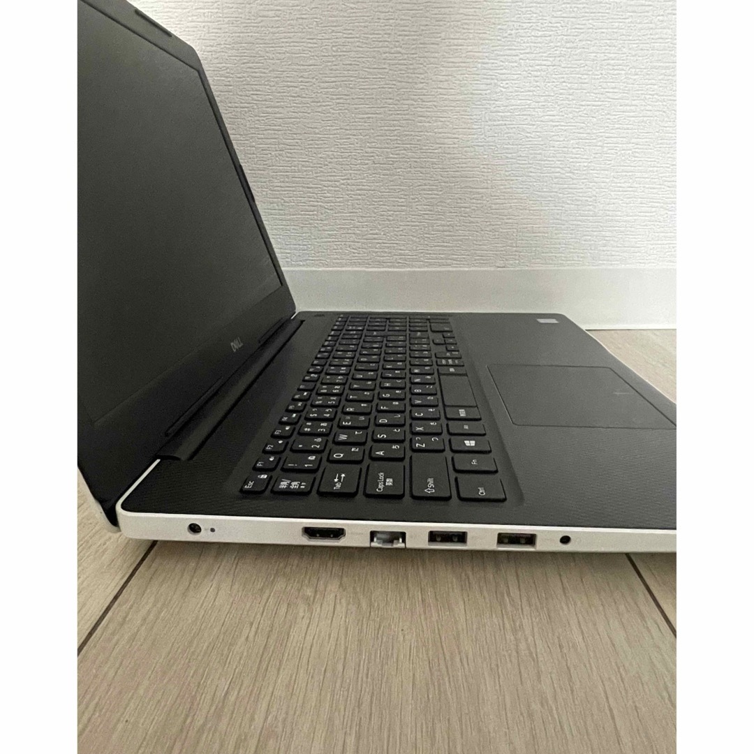 Dell ノートパソコン  ホワイト15.6HD/4GB/1TB HDD