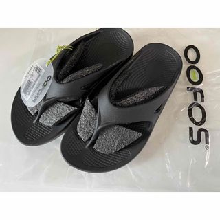 ウーフォス(OOFOS)の美品   OOFOS ウーフォス　[正規代理店購入］37 ブラック(サンダル)