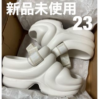 新品未使用 入手困難 UGG アグ アーイヤー サンダル 厚底 23cm @2-