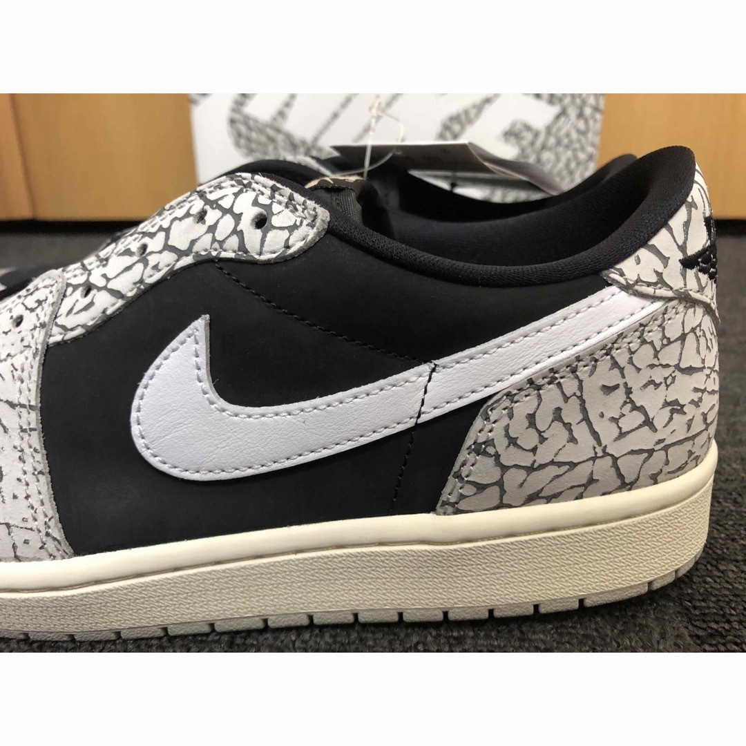 NIKE(ナイキ)の【新品】Nike Air Jordan1Retro Low OGブラックセメント メンズの靴/シューズ(スニーカー)の商品写真