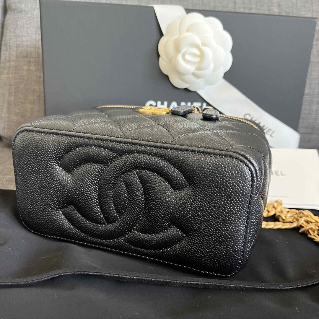 CHANEL(シャネル)のCHANELシャネル   ハート ヴァニティバッグ レディースのバッグ(ショルダーバッグ)の商品写真