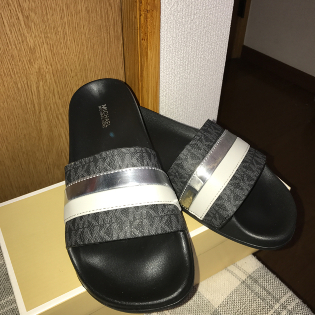 Michael Kors(マイケルコース)のMICHAEL KORS レディースの靴/シューズ(ビーチサンダル)の商品写真