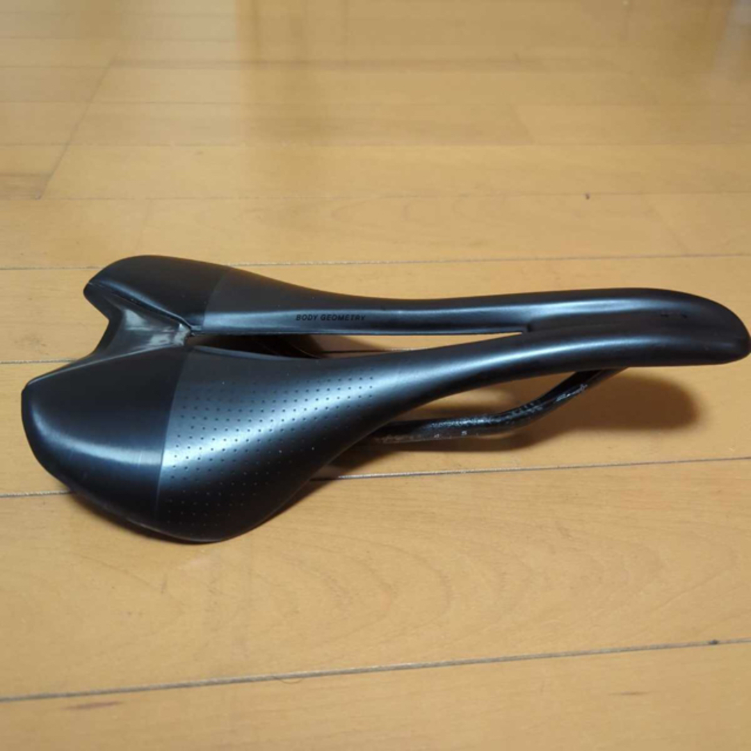 品質は非常に良い スペシャライズド S-WORKS ROMIN EVO カーボンサドル
