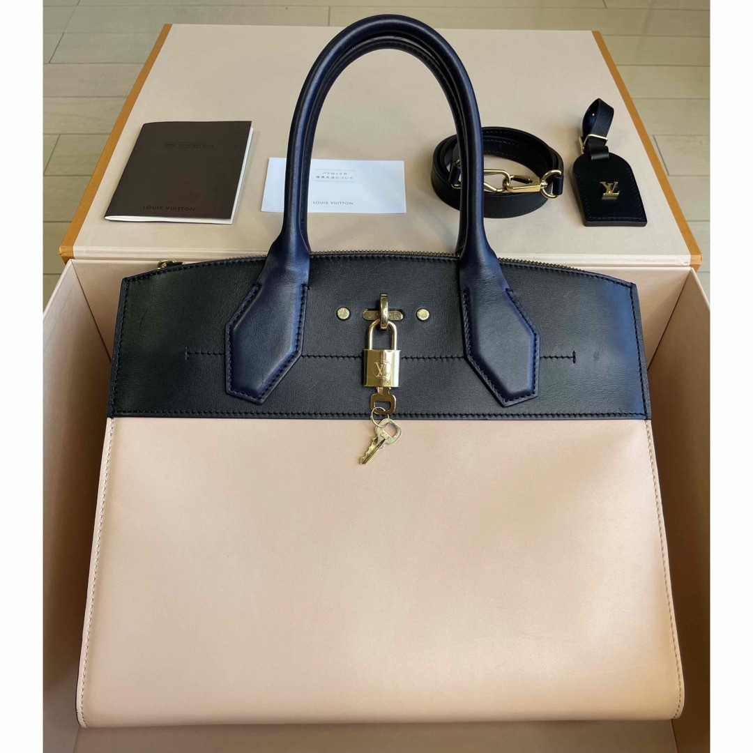 Louis Vuitton City Stemer グレインカーフ ハンドバッグ340cmハンドル