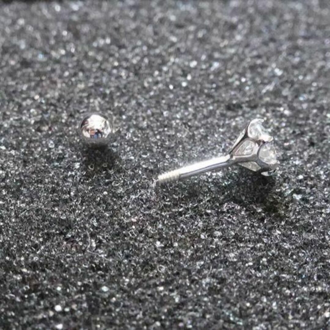 【4ミリ】0.3ct, 片耳用シングル モアッサナイト ボールエンド タイプ メンズのアクセサリー(ピアス(片耳用))の商品写真