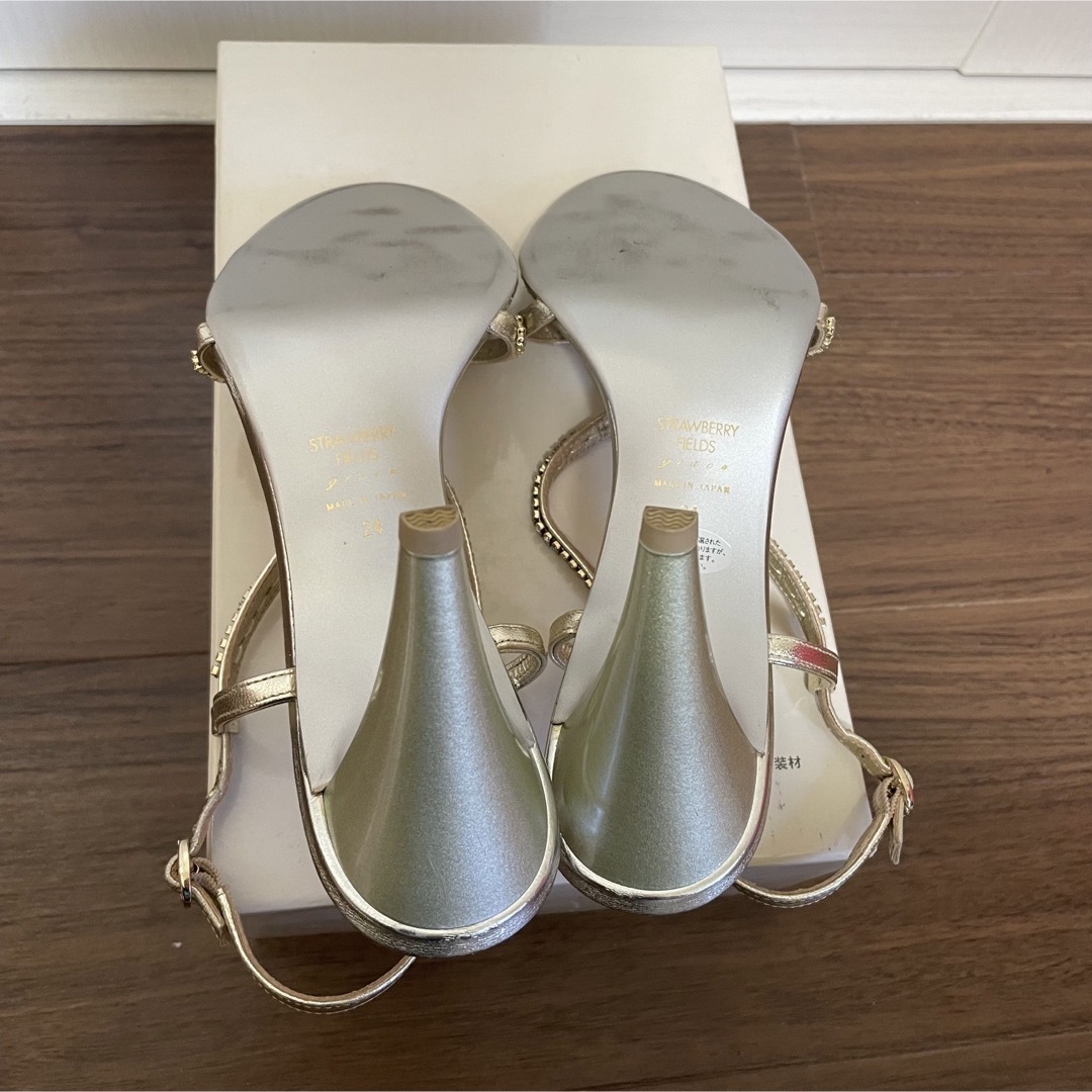 美品 ストロベリーフィールズ サンダル 24cm