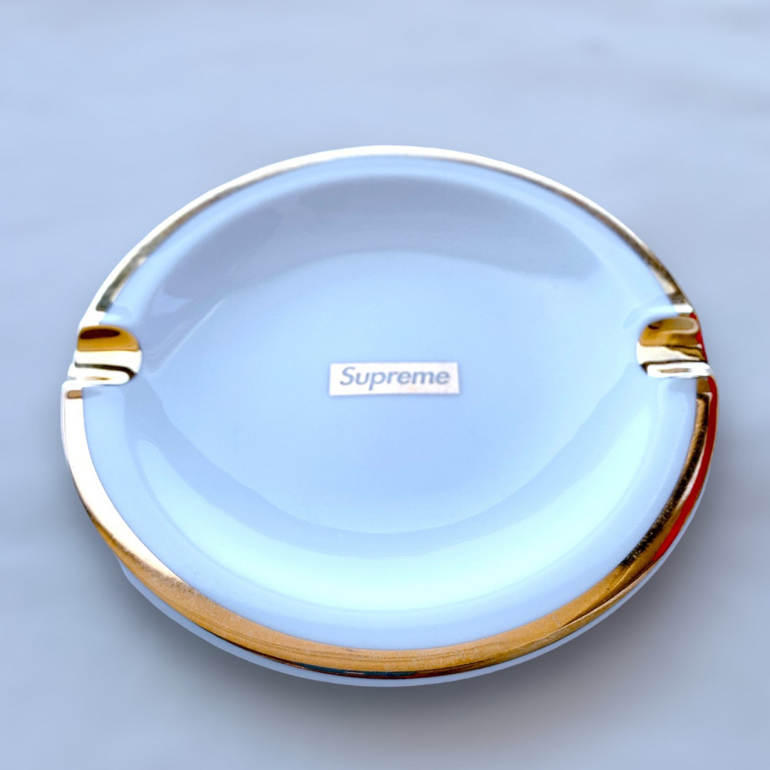 Supreme(シュプリーム)のSupreme／ Gold Trim Ceramic Ashtray 灰皿　 インテリア/住まい/日用品のインテリア小物(灰皿)の商品写真