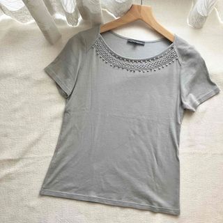 ローラアシュレイ(LAURA ASHLEY)のローラアシュレイ LAURA ASHLEY 装飾tシャツ　カットソー　グレー(カットソー(半袖/袖なし))