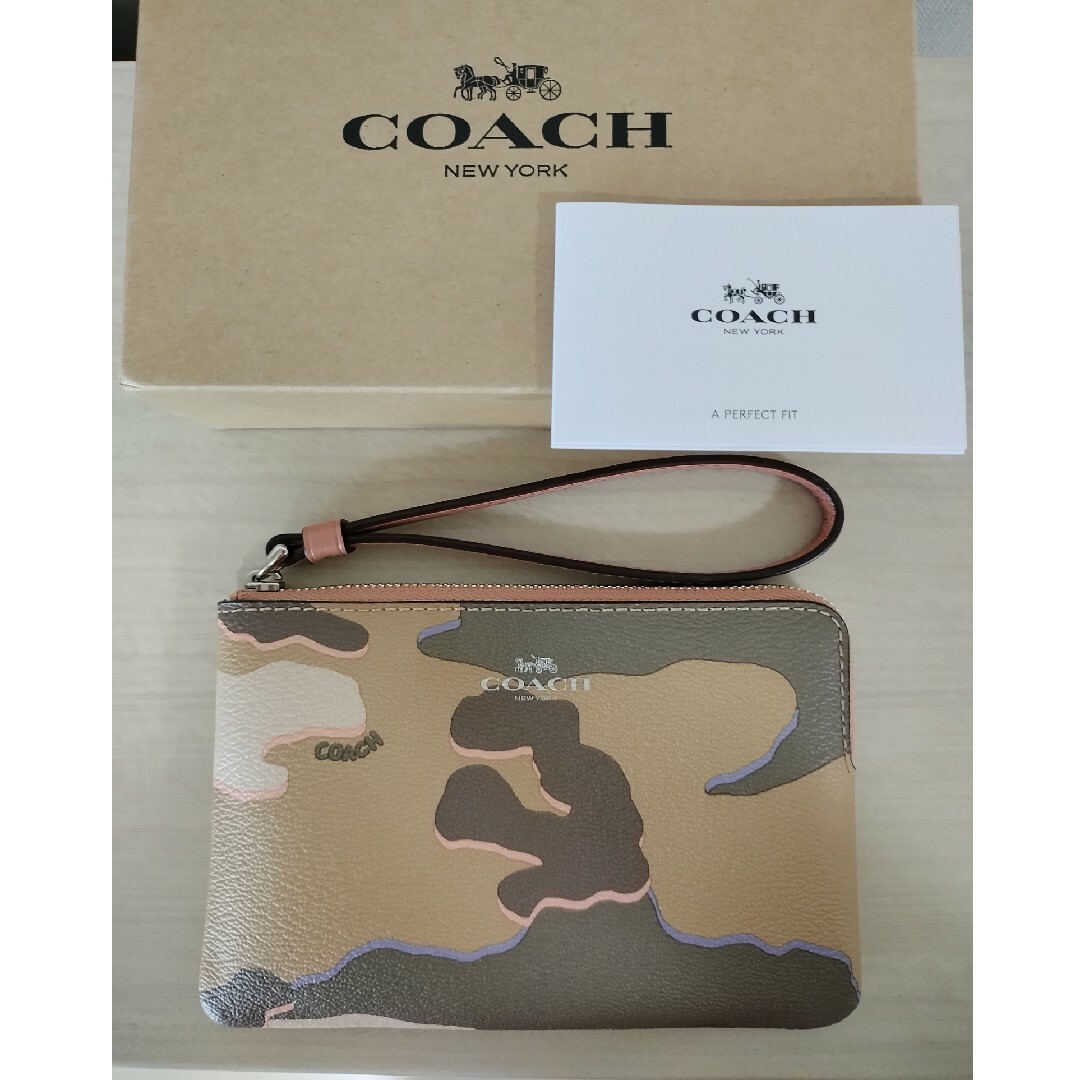 【新品箱付】COACH コーナージップ リストレットファッション小物