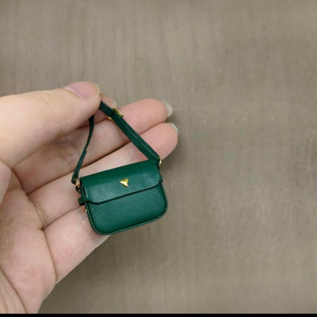 オビツ11 ミニチュア　バッグ　カバン　ハンドメイド　ドール　アウトフィット ハンドメイドのおもちゃ(ミニチュア)の商品写真