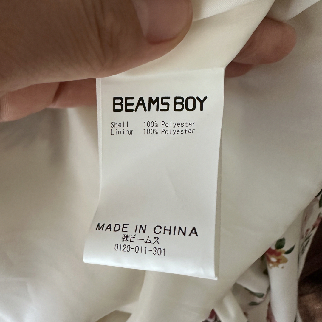 BEAMS BOY(ビームスボーイ)のお値下げ　BEAMS BOY  ビームスボーイ　花柄ワンピース　 レディースのワンピース(ひざ丈ワンピース)の商品写真