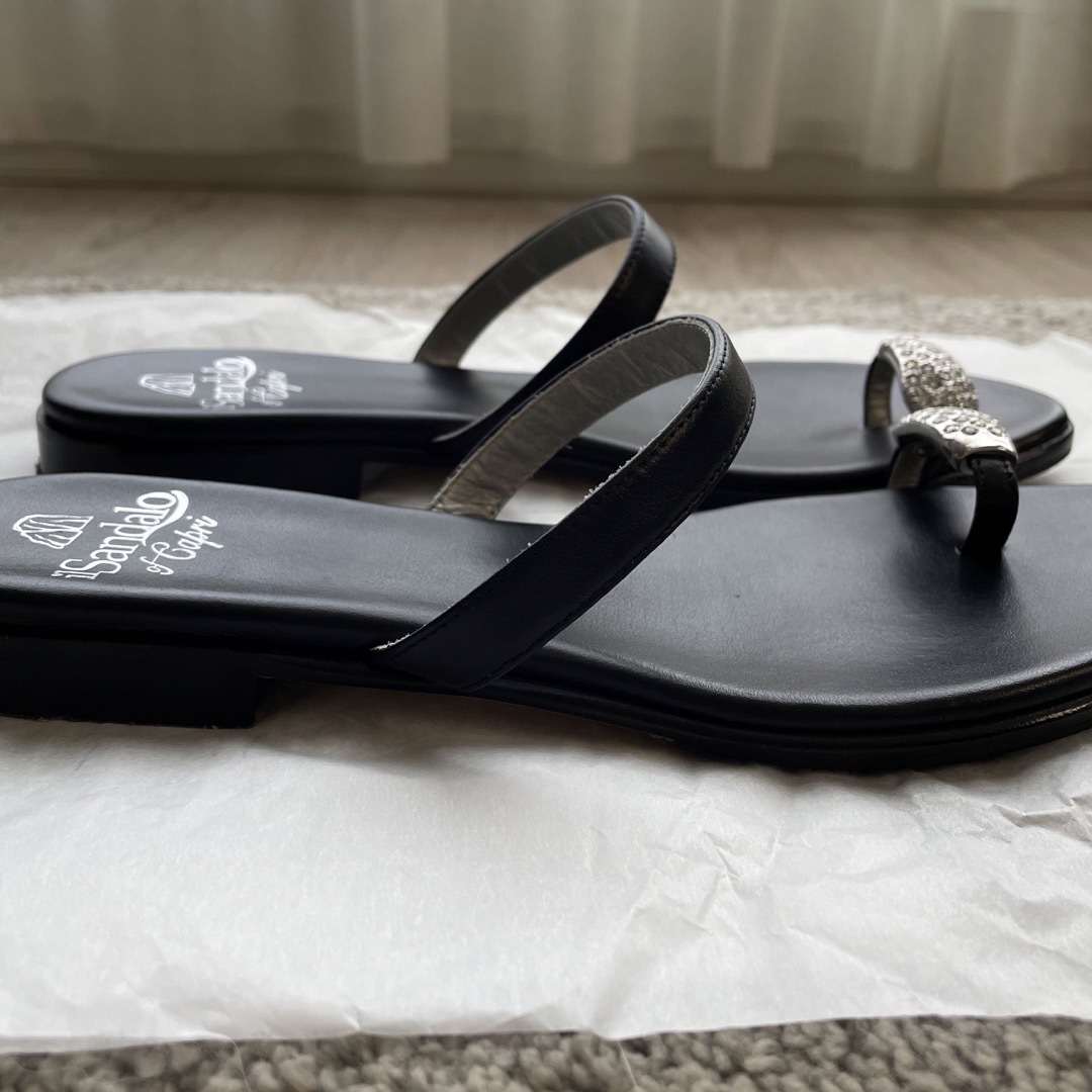 il Sandalo of Capri(イルサンダロオブカプリ)のil Sandalo of Capri   親指ビジューサンダル レディースの靴/シューズ(サンダル)の商品写真