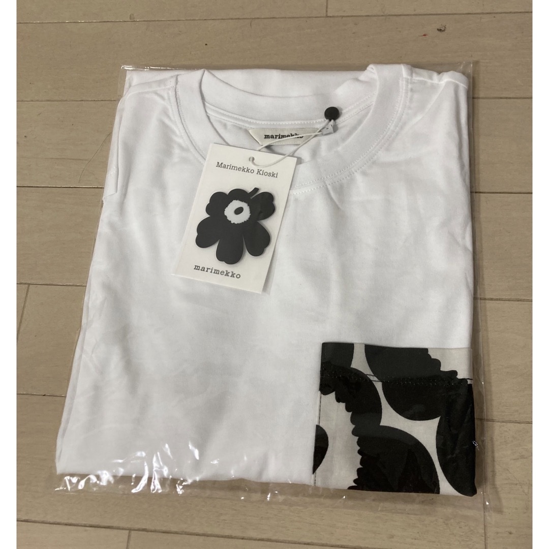 marimekko(マリメッコ)のmi様専用　　marimekko Tシャツ　Sサイズ　黒　ウニッコ　ブラック レディースのトップス(Tシャツ(半袖/袖なし))の商品写真