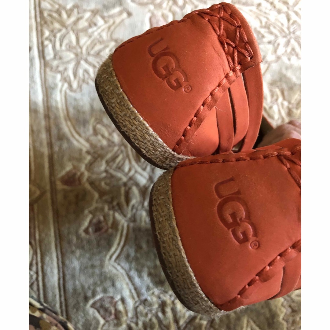 UGG(アグ)の美品　UGG  アグ　フラットシューズ　　23.5 レディースの靴/シューズ(バレエシューズ)の商品写真