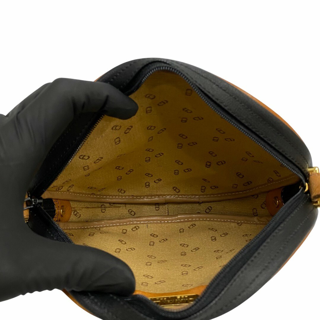 極 美品 レア Christian Dior ディオール CD ロゴ 型押し レザー 本革 ミニ ショルダーバッグ クロスボディバッグ サコッシュ 茶 26941