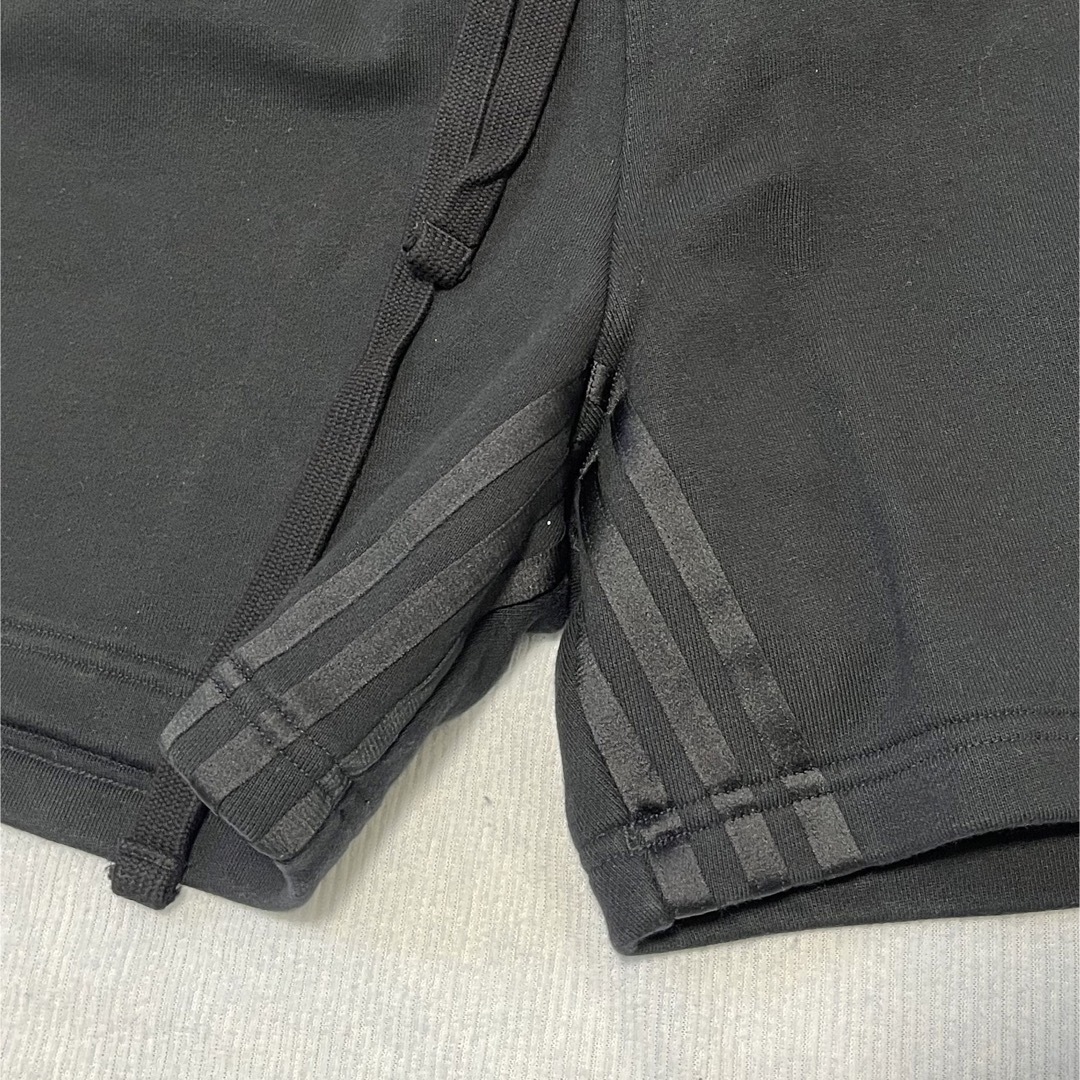 adidas(アディダス)の送料込み！adidas originalスウェットハーフパンツ4XL 黒ブラック メンズのパンツ(ショートパンツ)の商品写真