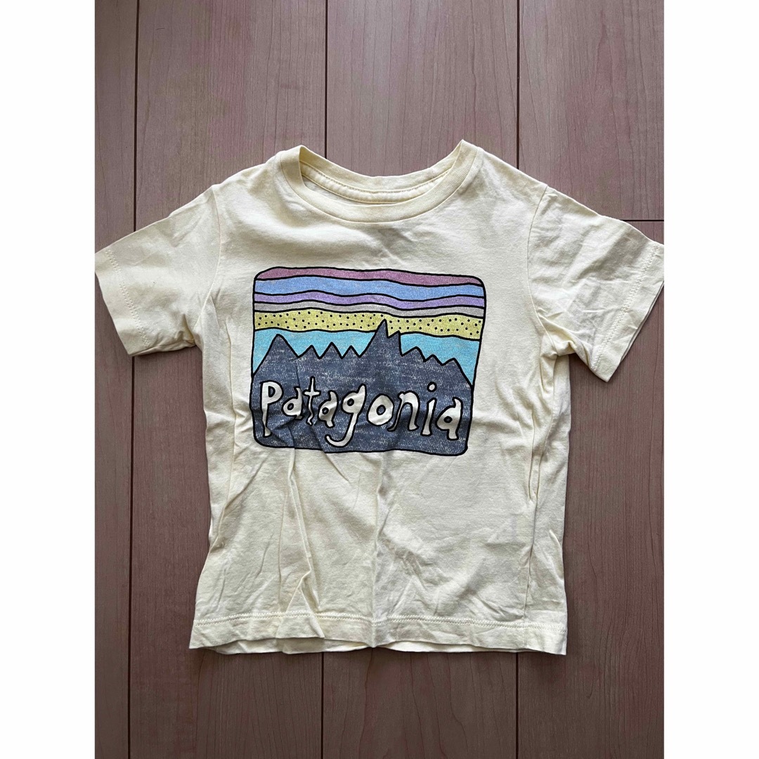 patagonia(パタゴニア)のパタゴニア　キッズ　Tシャツ　2T キッズ/ベビー/マタニティのキッズ服女の子用(90cm~)(Tシャツ/カットソー)の商品写真