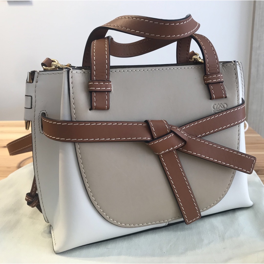 ロエベLOEWE ゲート トップ ハンドル スモール 着けれ バッグ ロエベLOEWE ゲート トップ ハンドル スモール 着けれ バッグ