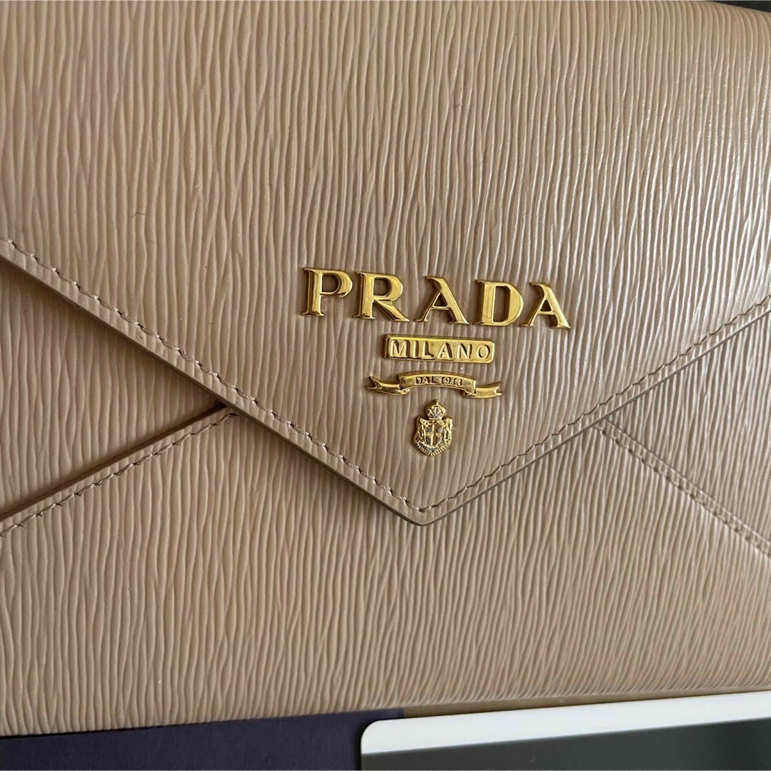 PRADA レター型 長財布　ギャランディカード有り