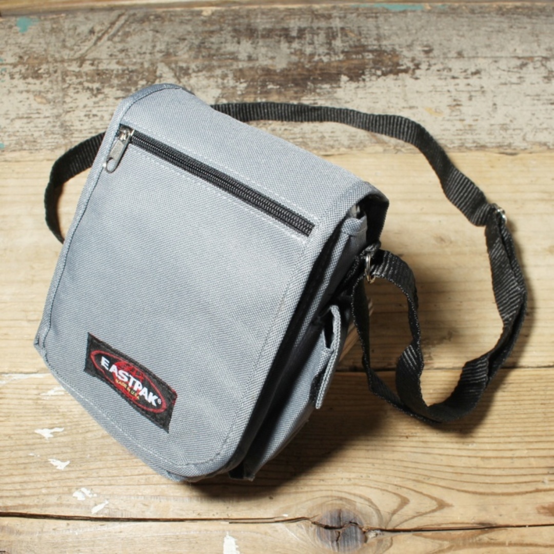 EASTPAK(イーストパック)の80s 90s USA製 EASTPAK ショルダーバッグ グレー ss130 メンズのバッグ(ショルダーバッグ)の商品写真