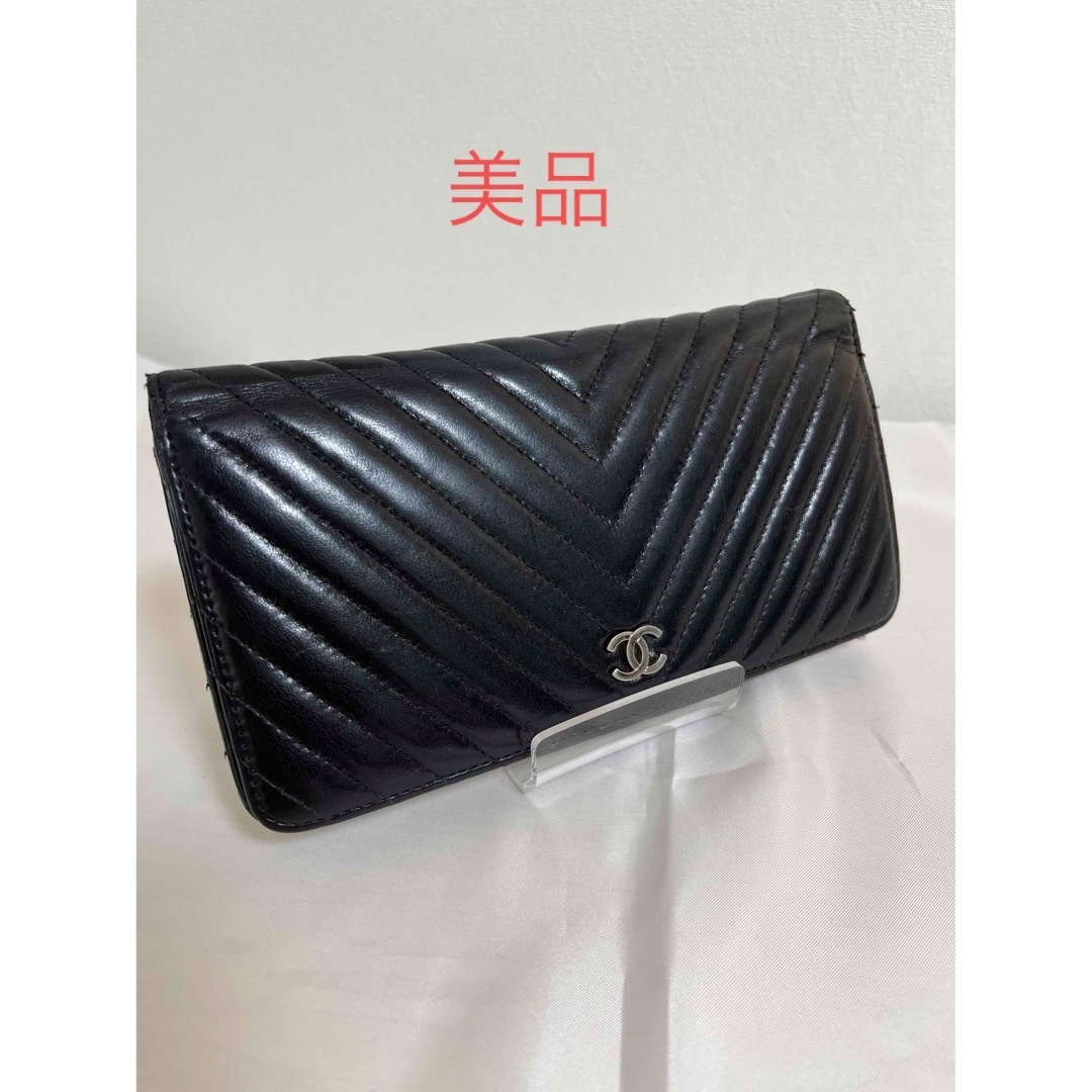 CHANEL　正規品　二つ折り財布　赤