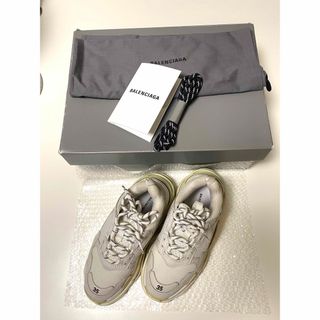 バレンシアガ(Balenciaga)の【正規品】バレンシアガ  トリプルS  35(スニーカー)