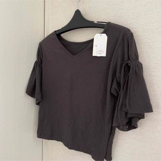 ダブルクローゼット(w closet)の新品　定価2600円　スミ黒　半袖　トップス(カットソー(半袖/袖なし))