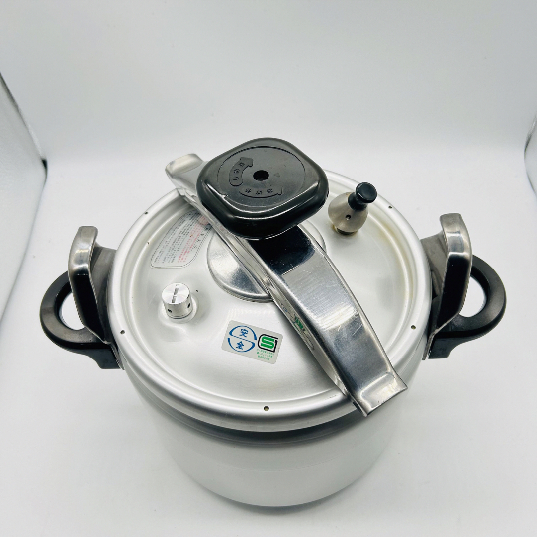 理研　RIKEN 圧力鍋 インテリア/住まい/日用品のキッチン/食器(鍋/フライパン)の商品写真