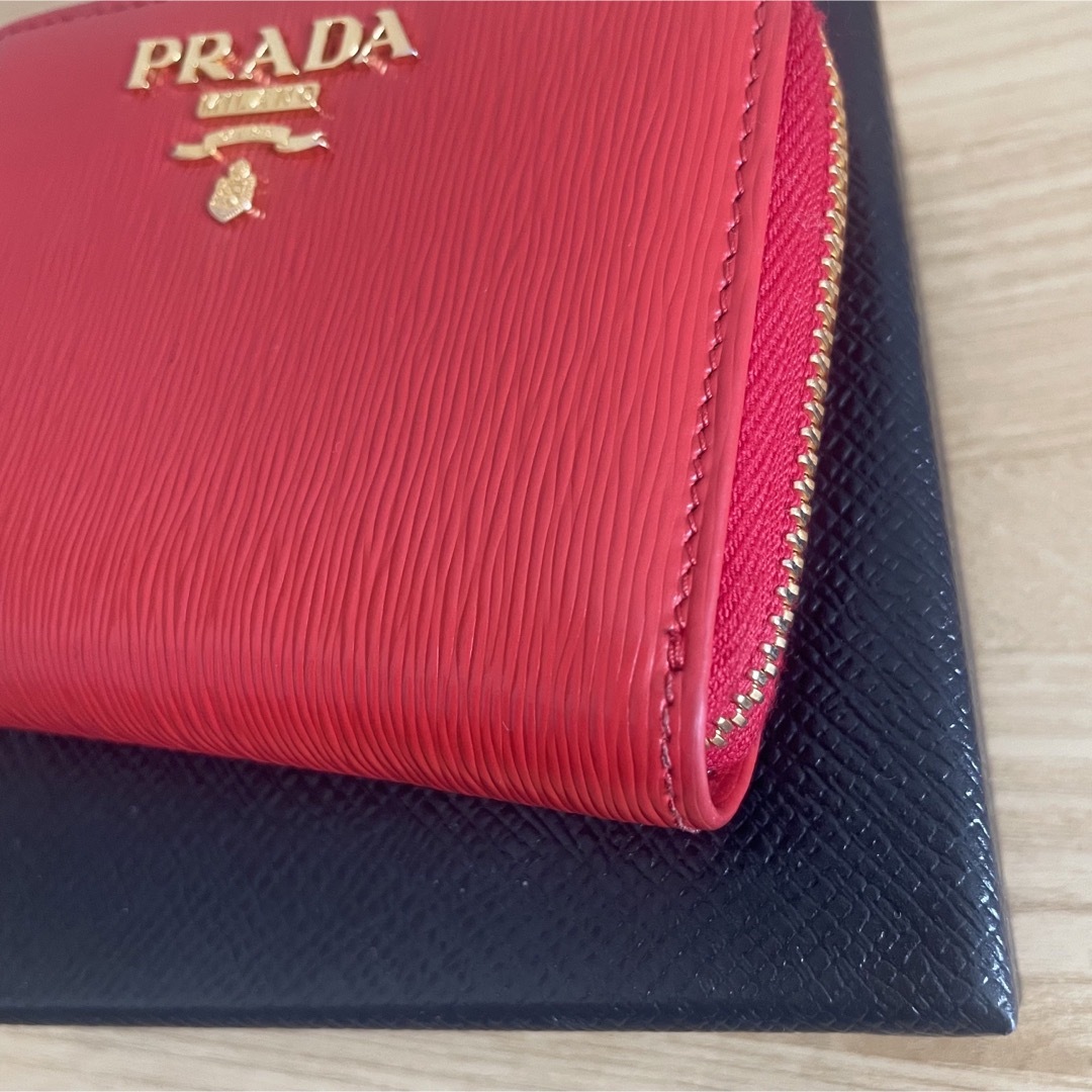 PRADA プラダ 財布・コインケース - 赤