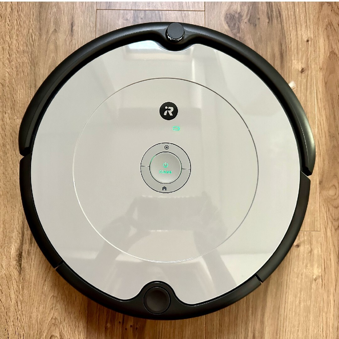 iRobot(アイロボット)の1★IRobot ルンバ 692★wifi アレクサ対応 ロボット掃除機 グレー スマホ/家電/カメラの生活家電(掃除機)の商品写真