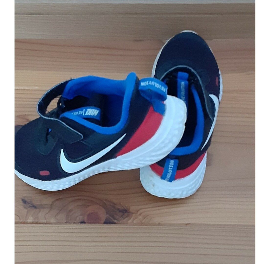 NIKE(ナイキ)のNIKE　REVOLUTION　19センチ キッズ/ベビー/マタニティのキッズ靴/シューズ(15cm~)(スニーカー)の商品写真