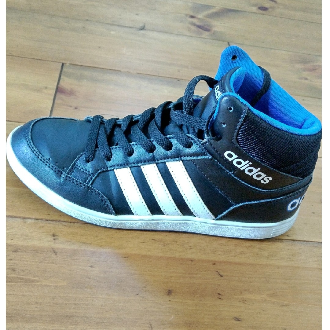 adidas(アディダス)のアディダス ハイカット スニーカー 黒 23.5cm キッズ/ベビー/マタニティのキッズ靴/シューズ(15cm~)(スニーカー)の商品写真