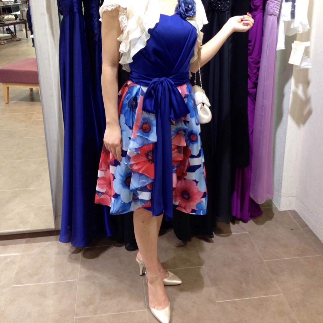 AIMER ロイヤルブルー　花柄　ドレス レディースのワンピース(ひざ丈ワンピース)の商品写真