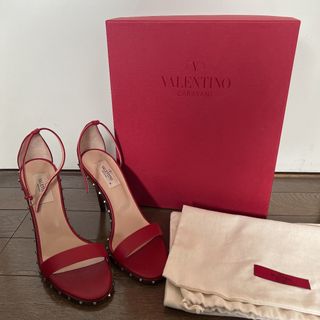 VALENTINO GARAVANI パンプス　レッドカラー　スタッズ