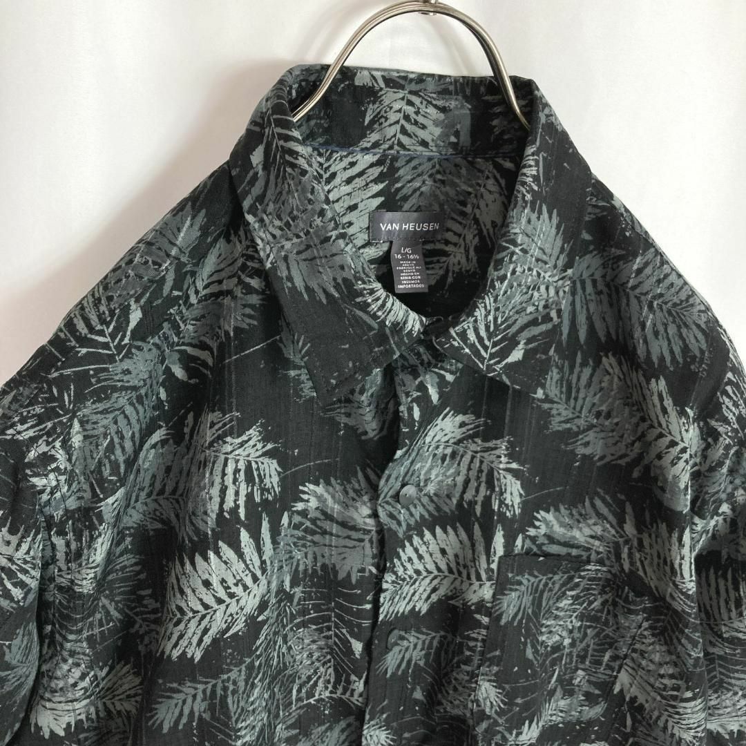 レトロ古着 総柄ポリシャツ 笹の葉 モノクロ 半袖 ブラック黒 灰色 Lかわいい メンズのトップス(シャツ)の商品写真