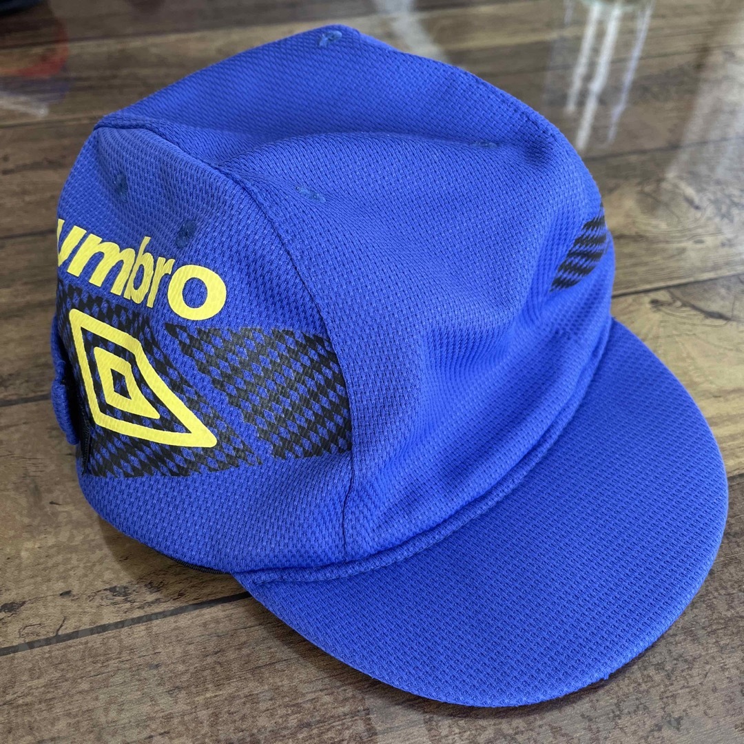 UMBRO(アンブロ)のumbro サッカー　帽子　57〜59㎝ スポーツ/アウトドアのサッカー/フットサル(その他)の商品写真