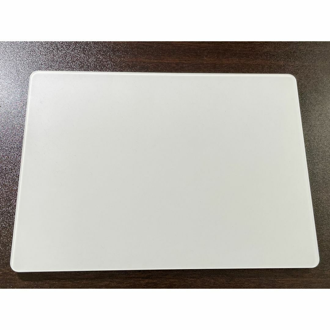 Apple(アップル)のMagic Trackpad 2 マジックトラックパッド2 Apple（中古品） スマホ/家電/カメラのPC/タブレット(PC周辺機器)の商品写真