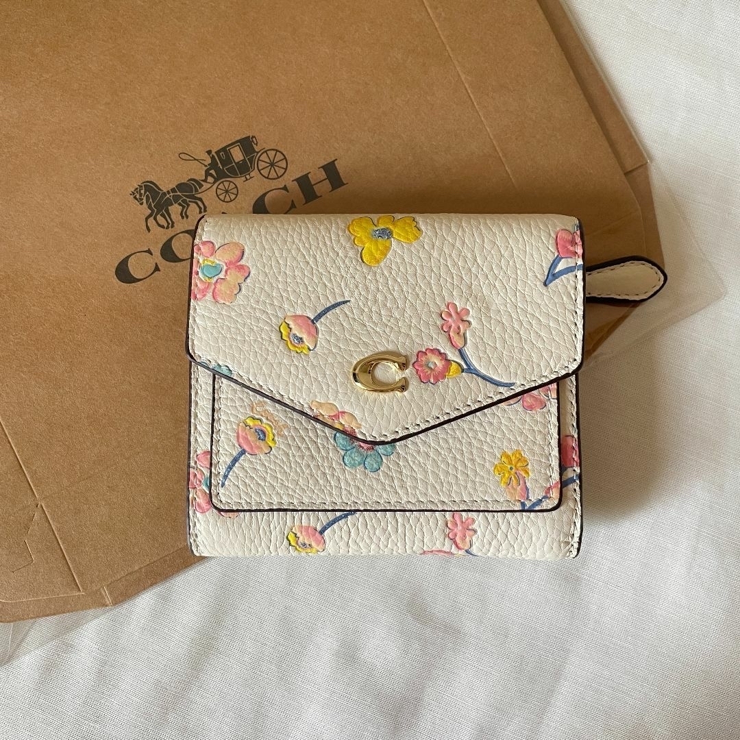 COACH　コーチ　ホワイト　花柄　財布