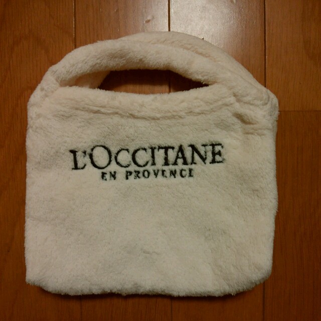 L'OCCITANE(ロクシタン)のロクシタン もこもこポーチ 新品未使用 レディースのファッション小物(ポーチ)の商品写真