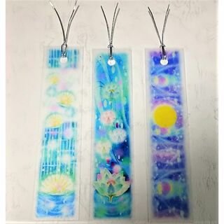 透明な青の栞(しおり)３種　 貝殻、睡蓮の花、月の光　パステルアートブックマーク(しおり/ステッカー)