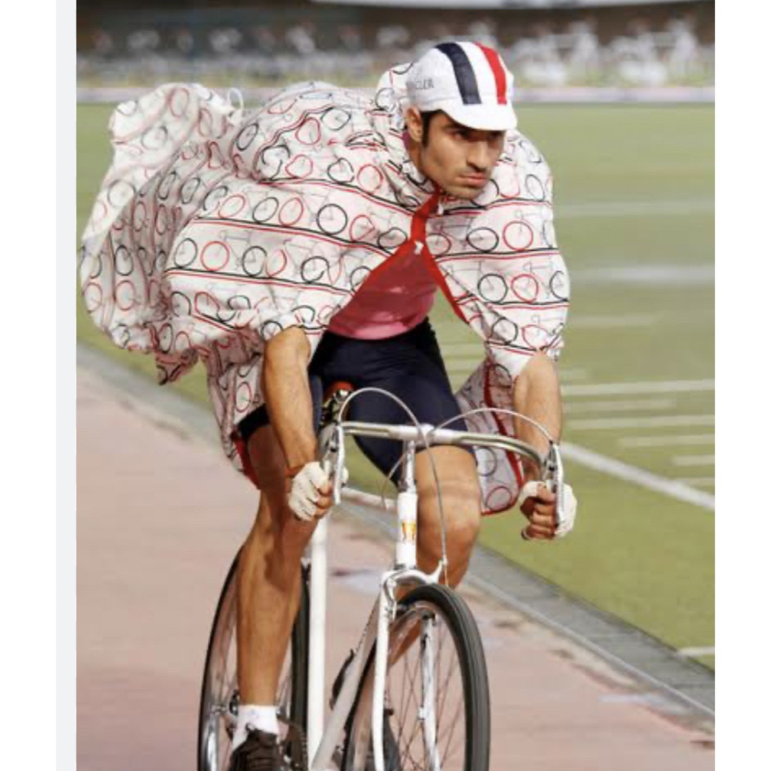 MONCLER(モンクレール)のミラノ・ランウェイ登場　Moncler 自転車柄　レインコート メンズのファッション小物(レインコート)の商品写真