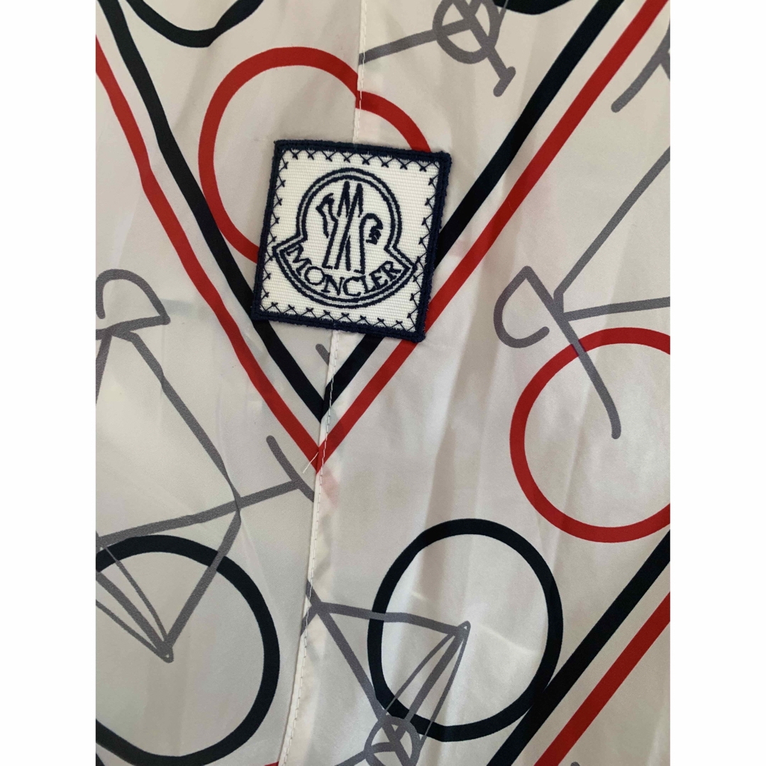 MONCLER(モンクレール)のミラノ・ランウェイ登場　Moncler 自転車柄　レインコート メンズのファッション小物(レインコート)の商品写真