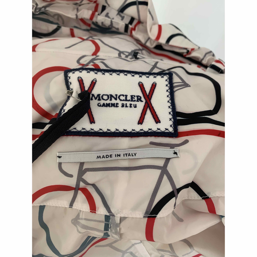 MONCLER(モンクレール)のミラノ・ランウェイ登場　Moncler 自転車柄　レインコート メンズのファッション小物(レインコート)の商品写真