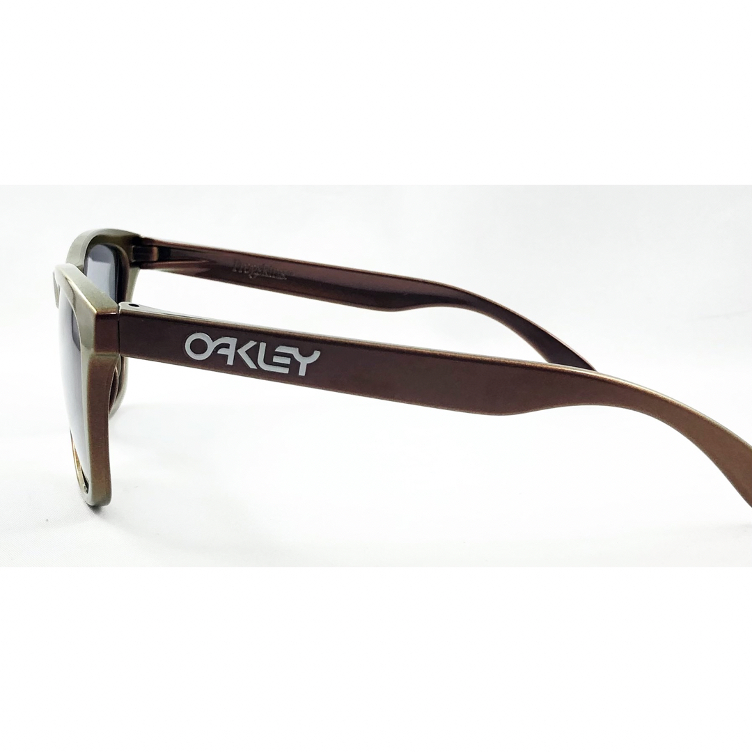 Oakley(オークリー)のOAKLEYオークリー9245偏光サングラスライトスモークフロッグスキン88 メンズのファッション小物(サングラス/メガネ)の商品写真