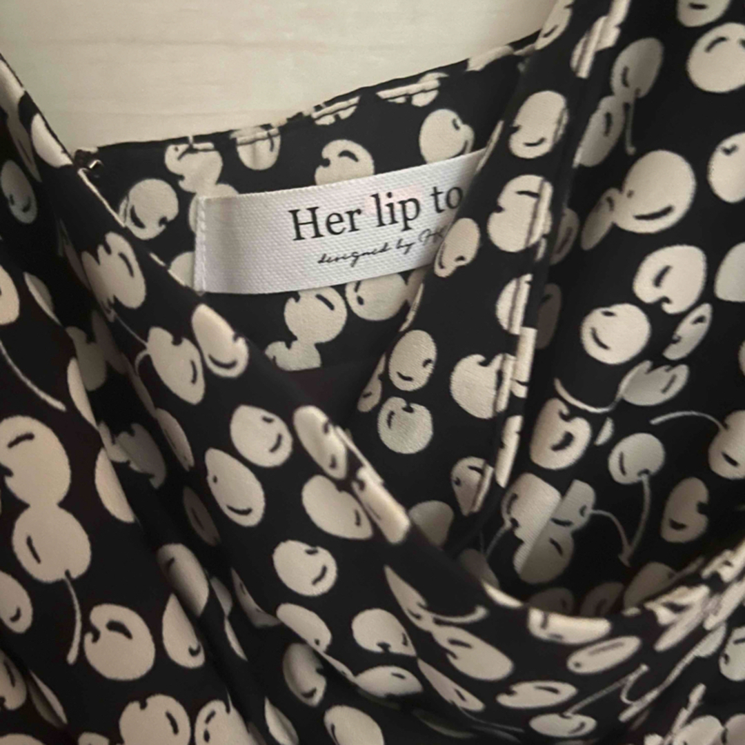 Her lip to(ハーリップトゥ)のherlipto CherryPatternCacheCoeurOnePiece レディースのワンピース(ロングワンピース/マキシワンピース)の商品写真