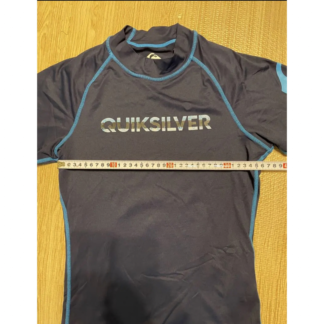 QUIKSILVER(クイックシルバー)のQuicksilverラッシュガード（M） メンズの水着/浴衣(水着)の商品写真