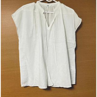 ユニクロ(UNIQLO)のリネン　半袖トップス　ユニクロ(シャツ/ブラウス(半袖/袖なし))