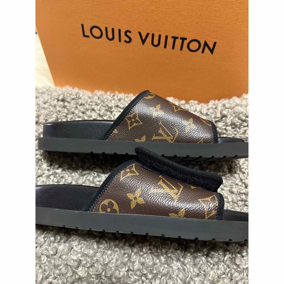 LOUIS VUITTON モノグラム　サンダル