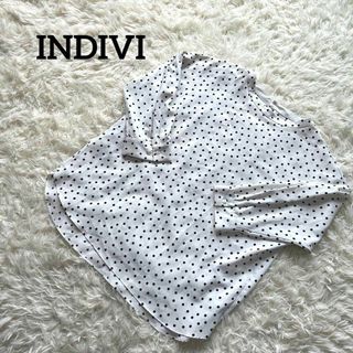 インディヴィ(INDIVI)のINDIVI インディヴィ　長袖　ブラウス　白　ホワイト　ドット　黒　ブラック(シャツ/ブラウス(長袖/七分))